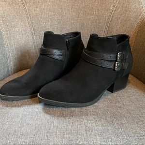 Sonoma Esme Black Ankle Booties